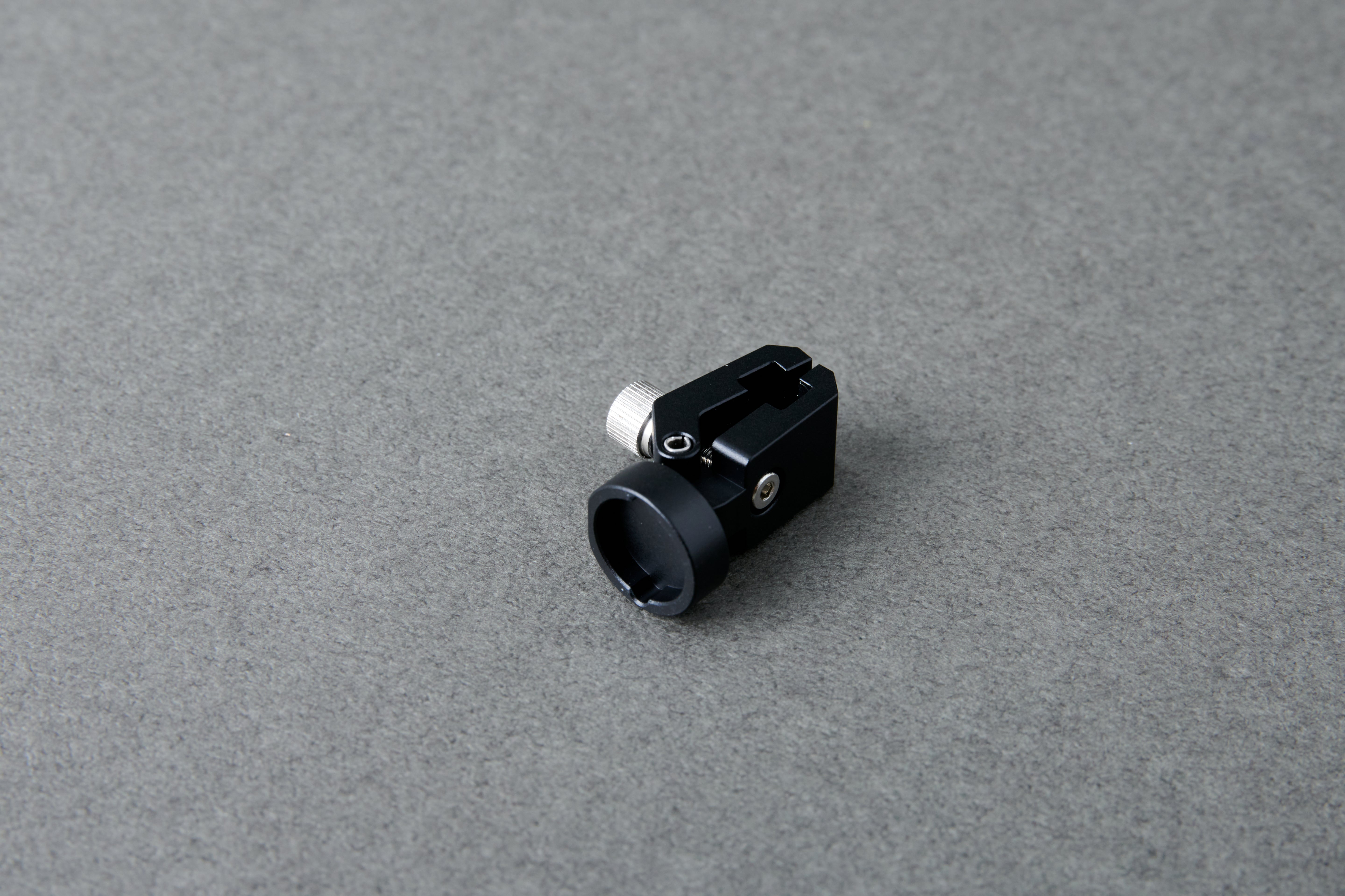 Clamp adaptor for magnetic connection of Headlight