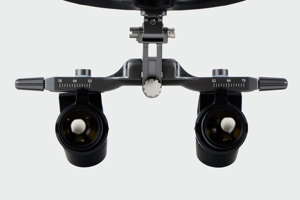 ILLUCO Ergo X Angled Flip-Up Loupes