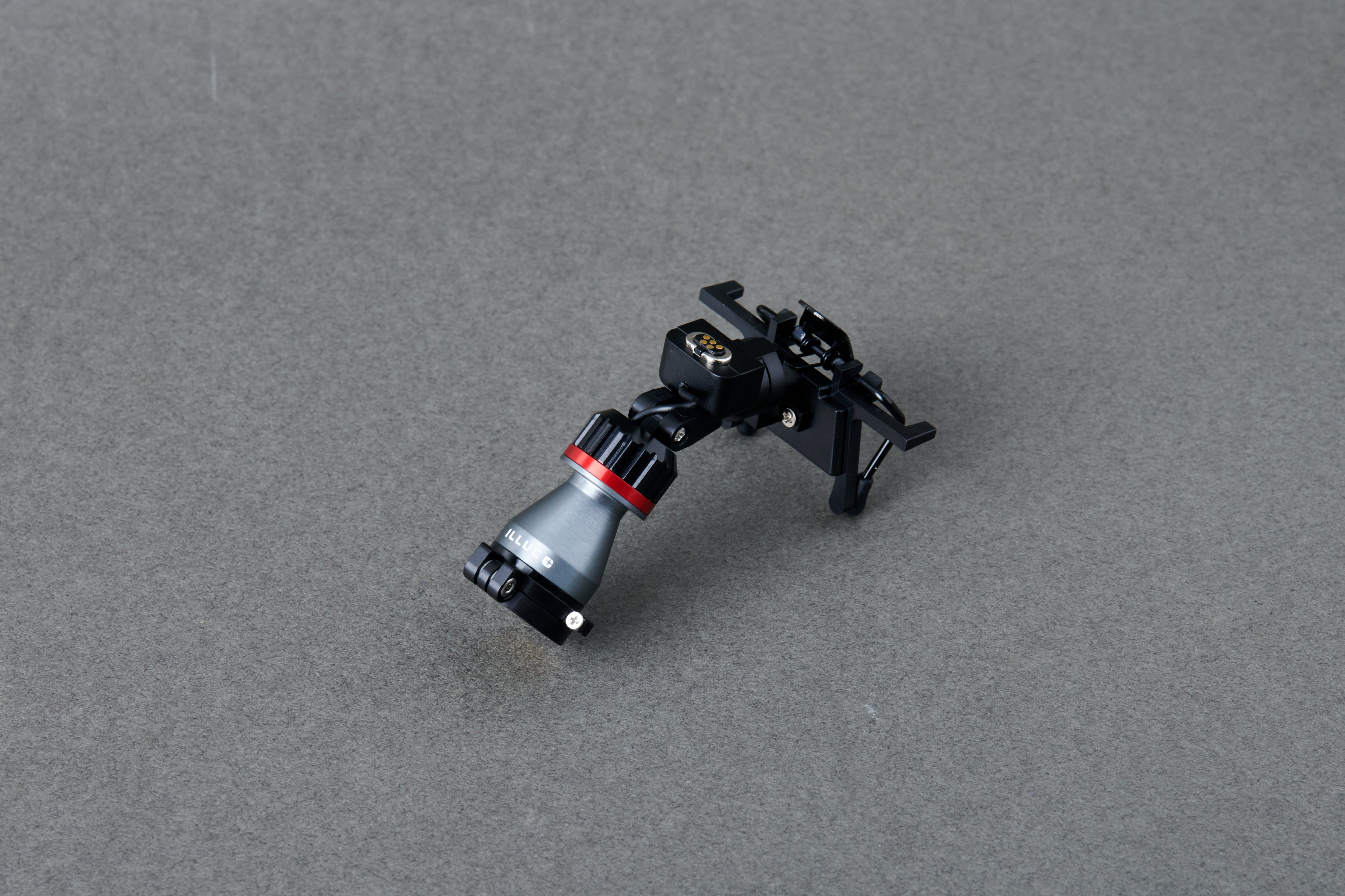 Universal adaptor for Loupes headlights