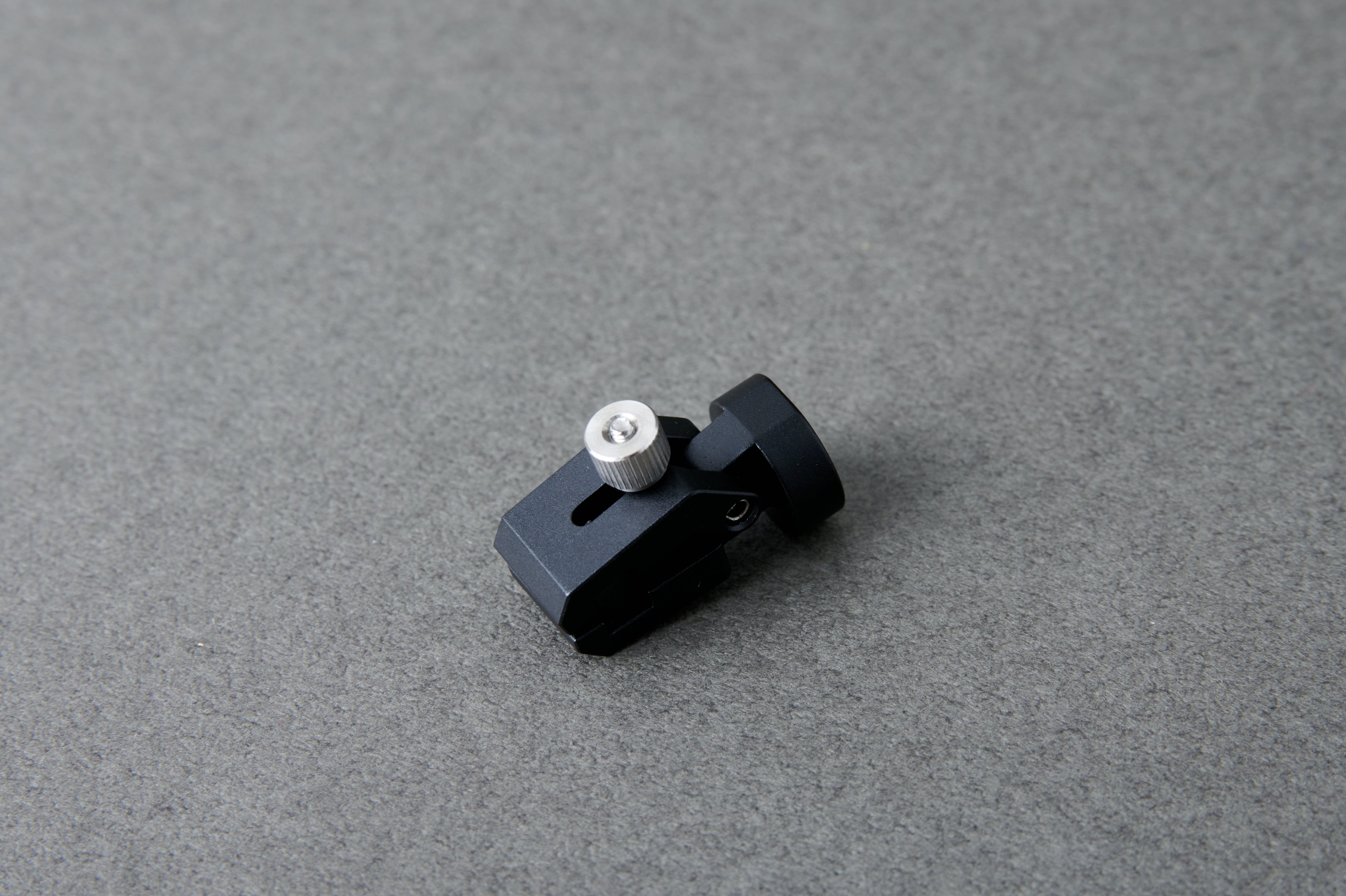 Clamp adaptor for magnetic connection of Headlight